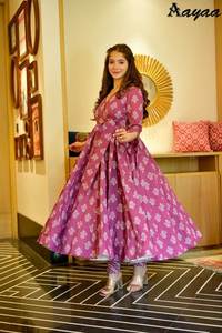 Meilleure vente 100% pur coton tissu énorme Flair numérique imprimé col en V été confort Anarkali robe avec bas ensemble à vendre - Product Image 3