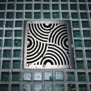 Les égouttoirs de douche carrés en métal antidérapants dans les commandes en gros comportent des surfaces antidérapantes pour améliorer la sécurité dans les zones humides - Product Image 1