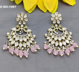 Pendientes colgantes de estilo Mehandi festivo de moda con detalles intrincados para niñas y damas colección de India - Product Image 3