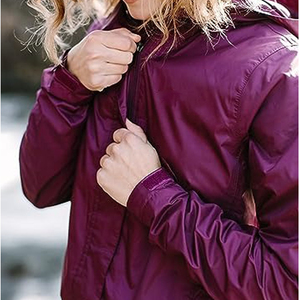 Chaqueta de lluvia impermeable a prueba de viento último estilo cortavientos transpirable personalizado para hombres y mujeres para uso al aire libre en invierno - Product Image 3