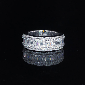 Nuevo Impresionante Totalmente Ice Out Wedding Hip Hop Band Redondo Brillante y Baguette Moissanite VVs Clarity Diamonds 925 Sterling Silver - Product Image 1