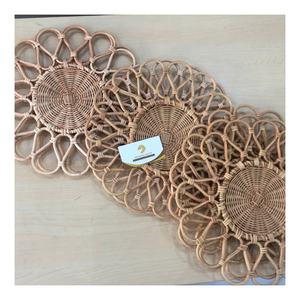 Assiette en rotin fabriquée à la main, élégante et polyvalente, idéale pour les fruits, le pain, la décoration murale, légère, robuste, qualité d'exportation - Product Image 1