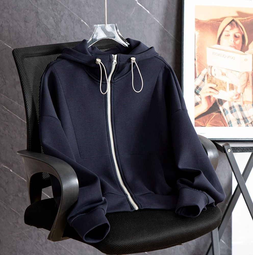 Navy blue [Spring and Autumn]