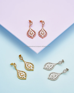 Boucles d'oreilles élégantes en argent sterling 925 Moissanite plaqué or bijoux fins pour les mariages, les fêtes, les anniversaires et les cadeaux - Product Image 6