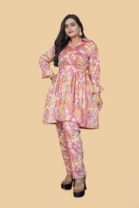 Elegante conjunto de estampado de lámina de tela de rayón para madre y bebé para sesiones de fotos familiares y trajes de fiesta estilo étnico - Product Image 5