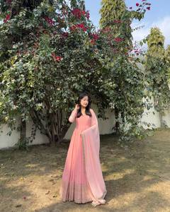 ชุดอนาร์คาลียาวสไตล์อินเดียดั้งเดิมแบบ2024คอลเลกชันผ้าจอร์เจียแบบหนักปักเลื่อมซาริสำหรับงานแต่งงานเทศกาล - Product Image 1