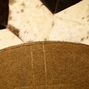 2025 haute qualité personnalisable peau de vache tapis moderne carré Oriental cuir tapis meilleur gros Patchwork fourrure pour porte de cuisine - Product Image 5