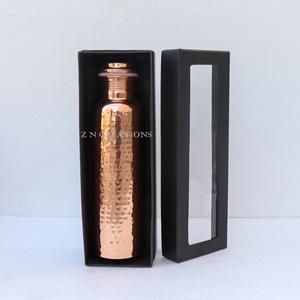 ขวดน้ำกันรั่วสำหรับเครื่องใช้บนโต๊ะอาหาร1L ทำจากทองแดงบริสุทธิ์100% โลโก้อายุรเวทออกแบบได้ตามต้องการประโยชน์ด้านสุขภาพแบบปรับแต่งได้ - Product Image 4