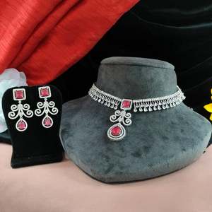 Ensemble collier de diamants américains étincelles intemporelles Eternal Shine Diamant artificiel de la meilleure qualité idéal pour toutes les occasions - Product Image 4