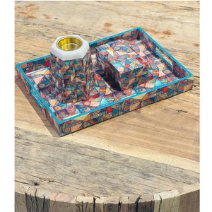 Juego de quemador Bakhoor de esmalte colorido con base de resina para quemar incienso árabe Oud Bakhoor disponible para la venta - Product Image 1