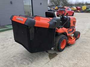 Tracteur de pelouse Kubota G23HD Tondeuse de jardin diesel avec collecteur Tondeuse à gazon compacte haute performance - Product Image 4