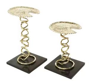 Bougeoir décoratif en métal pour la maison, centre de table de mariage, bougeoirs romantiques vintage modernes - Product Image 1