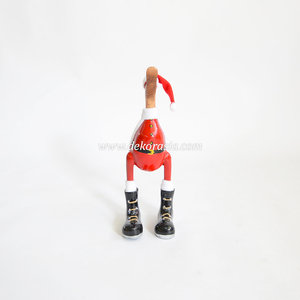 Estatuilla de pato de Santa hecha a mano, adorno navideño único para decoración del hogar y regalos de cumpleaños - Product Image 2