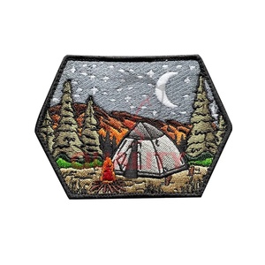 Insignias de bordado de calidad superior OEM al por mayor en ropa de Bajo MOQ buen material insignias de bordado a mano de talla grande personalizadas - Product Image 1