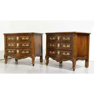 Exquisita mesita de noche de 3 cajones de caoba tallada a mano Rococó Francés, mesita de noche de lujo, muebles de caoba Indonesia - Product Image 1