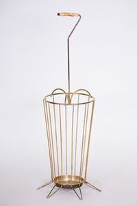 Porte-parapluie de forme antique, plaqué or brillant, idéal pour les hôtels et les fournitures en métal pour les parapluies. - Product Image 3