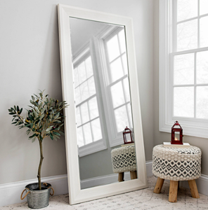 Elegante Marco de espejo de madera de mango o acacia, hecho a mano para pasillos, salones u oficinas solo de Craft Emporium. - Product Image 1