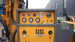 Foreuse hydraulique sur chenilles FYX-260 pour l'exploitation minière, machine de forage de puits, équipement de ventilation de tunnels et d'extraction de minerai - Product Image 2