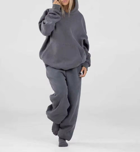 ชุดวอร์มสตรีทแวร์สไตล์วินเทจผ้าตาข่ายหลวมๆ ปักลายโลโก้แบบกำหนดเอง ชุด 2 ชิ้นสำหรับผู้หญิง - Product Image 5