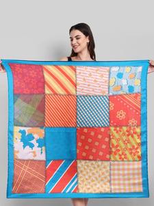 Écharpe en satin personnalisée de qualité supérieure, imprimée avec un logo et une marque privée pour les événements de marque et la publicité - Product Image 2