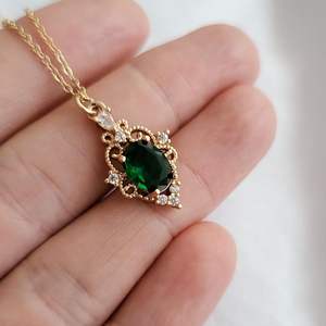 Collier à breloques en chaîne à maillons en filigrane vintage plaqué or 14 carats en argent sterling 925 vert émeraude, cadeau Bridgerton pour elle - Product Image 3