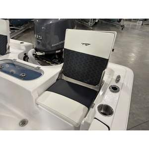 Barco de Pesca de Aluminio TideWater Boats 1910 BM 2026, Nuevo, de 4m, con Consola Central y Motor Fuera de Borda, para Deportes y Entretenimiento - Product Image 2