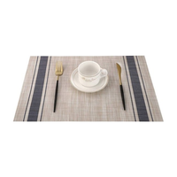 Set de table carré en bambou naturel beige, texture minimale, finition résistante à l'eau, matériau écologique indien, collection de vente en gros pour la salle à manger