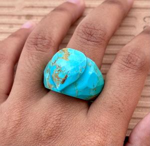 Anillo de piedras preciosas de turquesa de Arizona Natural tallado a mano y facetado regalo especial de diseño único para ella o él joyería de piedras preciosas - Product Image 1