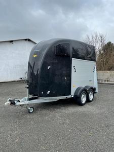 Nuevo Remolque American Spirit para 2 Caballos con Área de Estancia, Carroza Flotante en Ángulo, Semi-Suspendido, 2400 kg de Carga Útil, Color Personalizado - Product Image 4