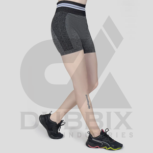 Logo personnalisable Short d'entraînement sans couture 100% Polyester taille haute coupe droite respirant Short pour femme Design de motif de couleur - Product Image 1