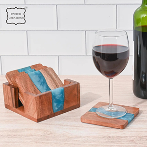 Ensemble de 4 sous-verres et porte-tasses classiques écologiques en bois et résine époxy 4x4 pouces carrés pour la cuisine - Product Image 2