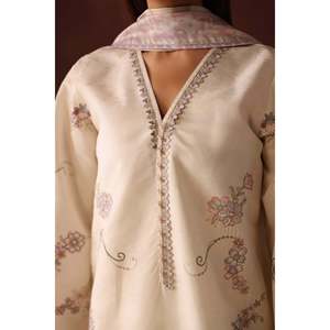 Ensemble de costume brodé en jacquard pour femmes UF-4481 - Product Image 3