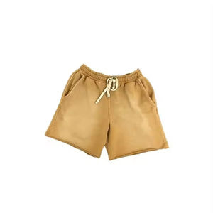 Shorts en molleton 100 % coton pour hommes, style streetwear, effet déchiré et vieilli, taille mi-haute, style vintage délavé pour l'été - Product Image 5