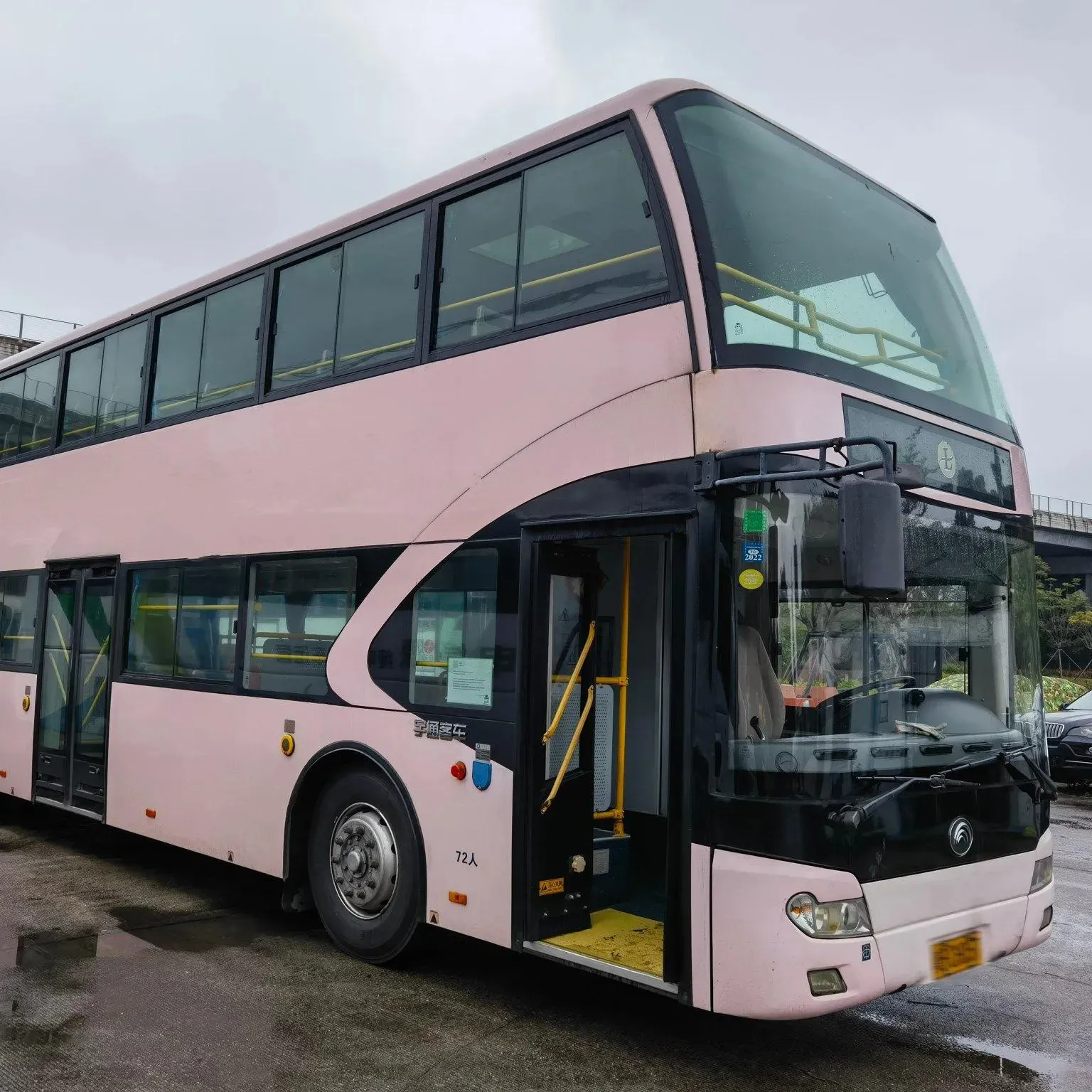 Mesin Diesel bekas Bus Yutong bekas RHD LHD Coach ZK6116 Bus transportasi penumpang 72 tempat duduk