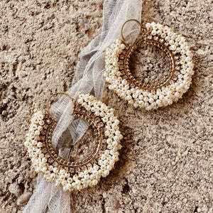 Ensemble collier ras du cou en acier inoxydable perlé neuf, boucles d'oreilles assorties, plaqué argent, style classique pour les mariées, occasions festives - Product Image 5