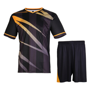 Uniforme de fútbol Deportivo al por mayor para entrenamiento de equipo personalizado de fútbol de alta calidad hecho en Pakistán - Product Image 4