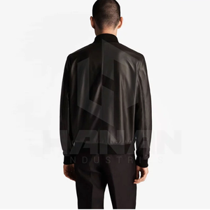 OEM แจ็กเก็ตหนังของผู้ชายเย็บแบบพรีเมี่ยมและมีตัวเลือกกระเป๋าซิปมากมายบุด้านในผ้าคอตตอนใส่สบาย - Product Image 3