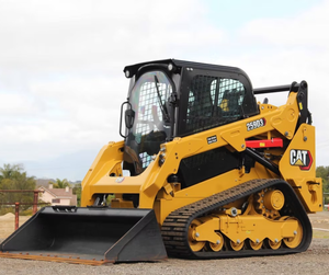 Chargeur de boeuf de dérapage de voie de CAT 257B 2350 livres de machine propre d'ascenseur mini chargeur frontal d'excellent état charge évaluée de 1 tonne - Product Image 2