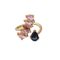Bague ajustable en laiton plaqué or rose, faite à la main, avec pierres précieuses en quartz rose synthétique, topaze bleue et zircon cubique, serties à griffes, taille poire facettée