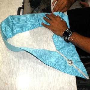 ปลอกคอทหารเครื่องราชกกุธภัณฑ์สำหรับทำงานฝีมือสร้างด้วยโซ่โลหะพร้อมโซ่โลหะอัญมณีรอบๆลูกบอลสีเงินที่ด้านหน้า - Product Image 5