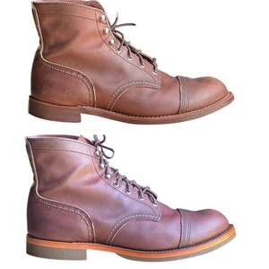 Esto es un par de botas Grant Stone Brass Boot, son botas Red Wing Classic Moc de 6 pulgadas en cuero negro Prairie, número de estilo 8849. - Product Image 6