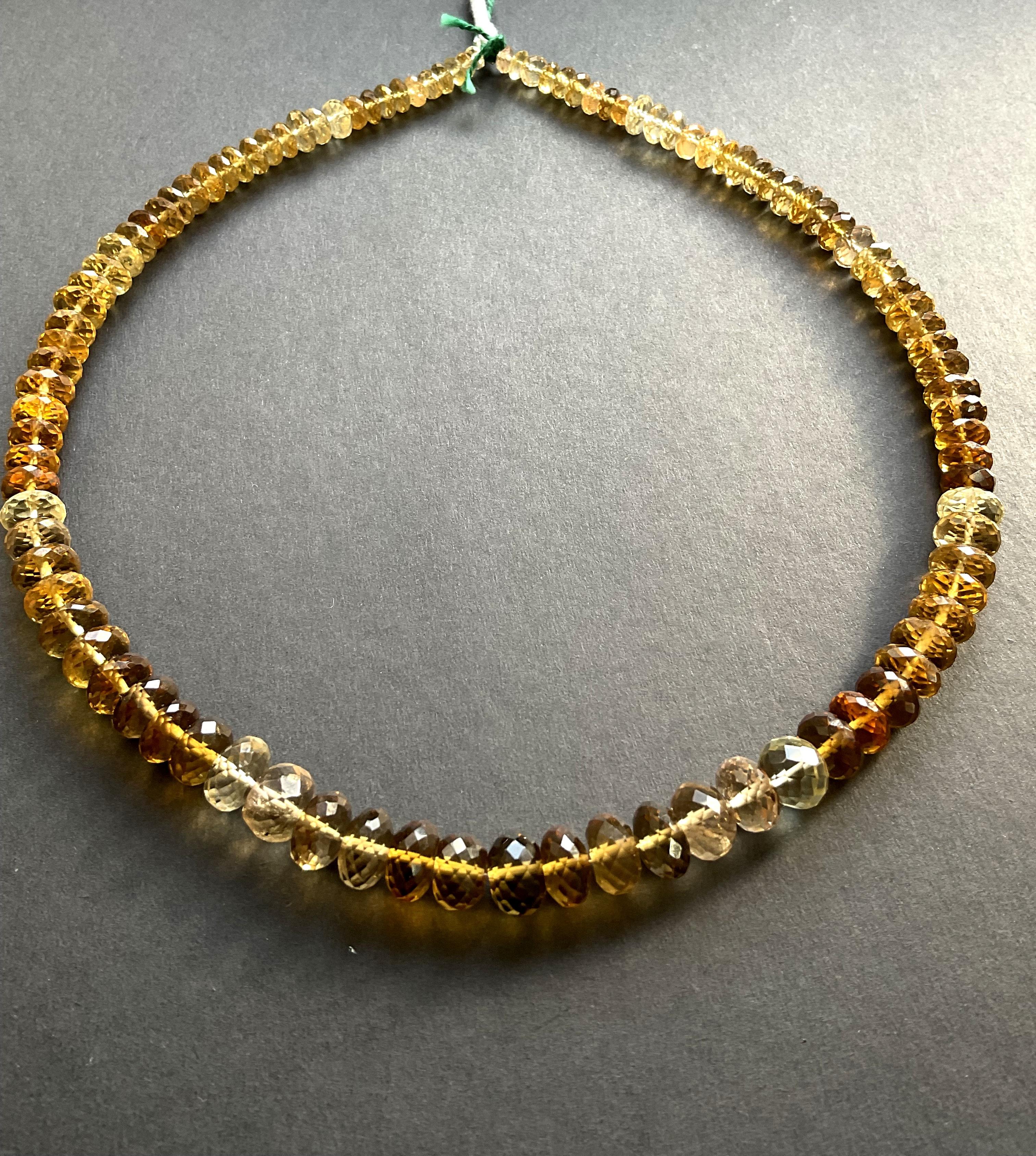 สีเหลือง