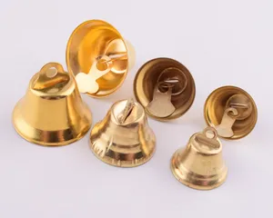 Vente en gros de cloches de Noël en métal Design intemporel pour l'ambiance saisonnière Jingle Bell Ornement pour la décoration de vacances à bas prix - Product Image 1