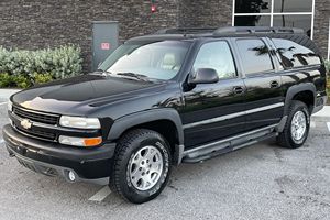 CHEVROLET SUBURBAN Z71 4X4 2002 D'OCCASION CÔTÉ GAUCHE/CÔTÉ DROIT - Product Image 2