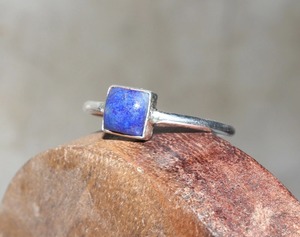 แหวนเงินแท้ 925 ประดับพลอยลาพิส ลาซูลี ของขวัญสำหรับผู้หญิง - Product Image 3