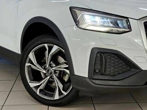 Q2ออดี้ขนาด35 TFSI รถ SUV ขนาดกะทัดรัดดีไซน์สปอร์ตประสิทธิภาพเทอร์โบชาร์จเจอร์ส่งออกทั่วโลก2022ออดี้