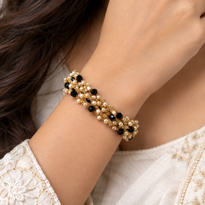 Pulsera de Perlas de Imitación Chapada en Oro Estilo Boho, Joyería para Mujer, Pulsera de Aleación con Perlas Blancas y Negras de Varias Capas - Product Image 2