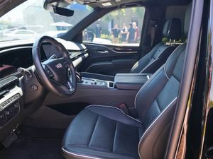 USAGE PROPRE 2024 C a d i l l a c Escalade Sport 4WD - Product Image 5