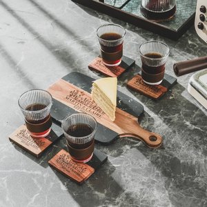 Planche à pain en bois au fini naturel avec poignée, parfaite pour servir des apéritifs, du fromage, des collations sèches et du fromage en acier inoxydable - Product Image 4