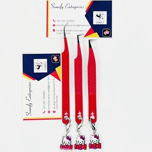 แหนบติดขนตา Hello Kitty รุ่นมืออาชีพจาก Somofy Enterprises ผลิตจากสแตนเลสอย่างดี ทนทาน ด้ามจับสีแดง - Product Image 2